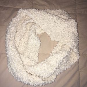 Super cozy infinity scarf - cream